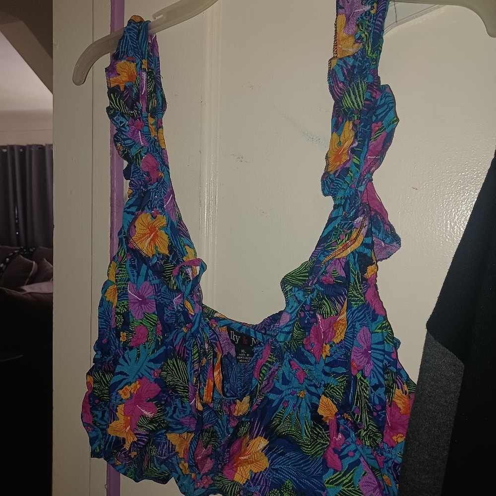 Tie in the front top